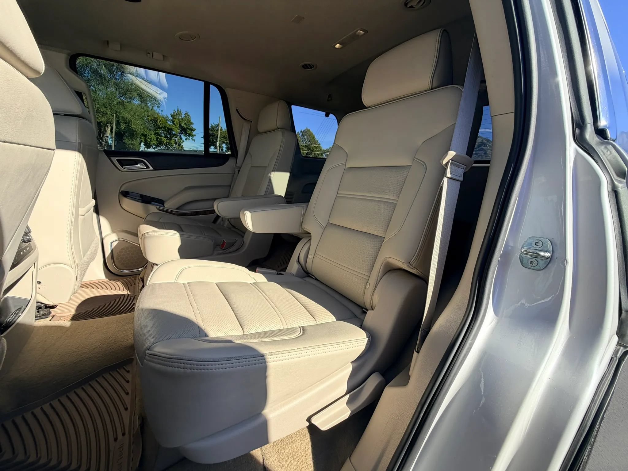 Used 2017 GMC Yukon Denali w/ Open Road Package AWD/4WD image 22