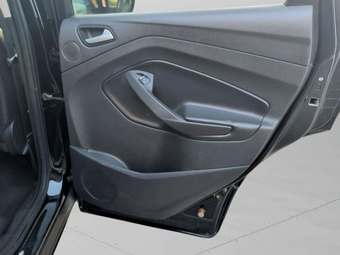 Used 2017 Ford Escape Titanium image 34