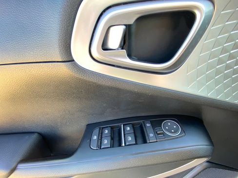 Used 2024 Kia Soul LX w/ Option Group 015 FWD image 11
