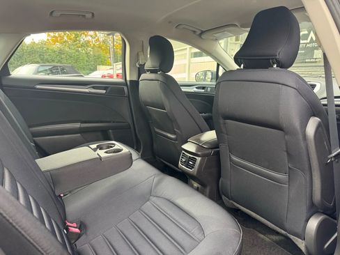 Used 2015 Ford Fusion SE image 19