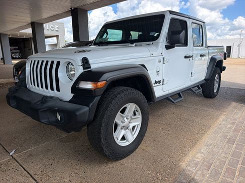 Used 2020 Jeep Gladiator Sport w/ Quick Order Package 24S AWD/4WD image 3
