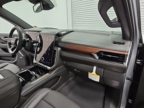 New 2025 GMC Yukon XL Denali w/ Sun & Power Step Package image 44