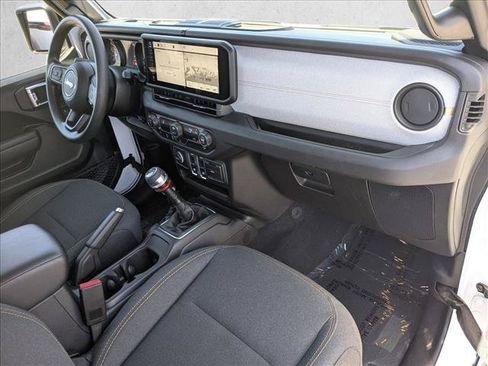 Used 2025 Jeep Wrangler Sport AWD/4WD image 19
