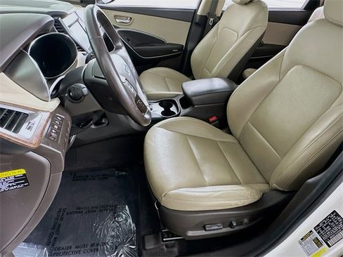 Used 2019 Hyundai Santa Fe Limited image 9