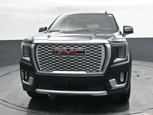 Used 2021 GMC Yukon XL Denali w/ Advanced Technology Package image 8