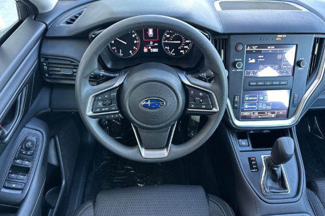 Used 2025 Subaru Outback AWD/4WD image 17