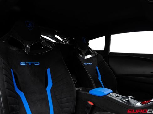 Used 2023 Lamborghini Huracan STO RWD image 41