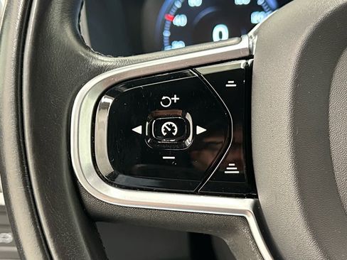 Used 2020 Volvo XC90 T6 Momentum w/ Protection Package Premier AWD/4WD image 27