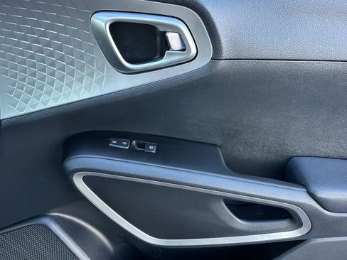 Used 2023 Kia Soul LX w/ Option Group 015 image 18