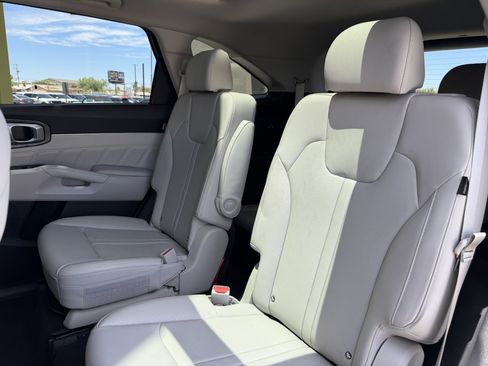 Used 2025 Kia Sorento SX AWD/4WD image 36