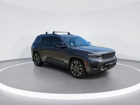 Used 2022 Jeep Grand Cherokee Overland w/ Adv Protech Group III AWD/4WD image 2