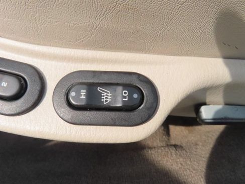 Used 2004 Chrysler 300M FWD image 19