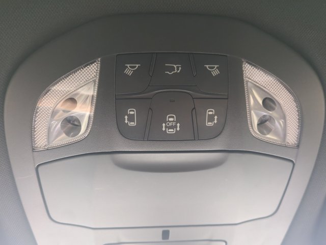 Used 2021 Chrysler Pacifica Touring-L w/ Uconnect Theater Family Group FWD image 14