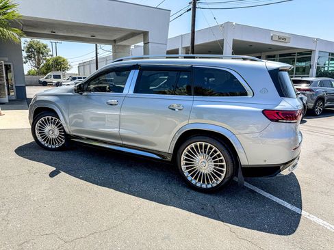Used 2022 Mercedes-Benz Maybach GLS 600 4MATIC image 4