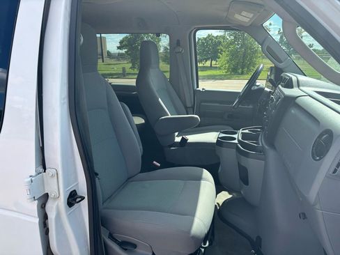Used 2014 Ford E-350 and Econoline 350 XLT RWD image 8
