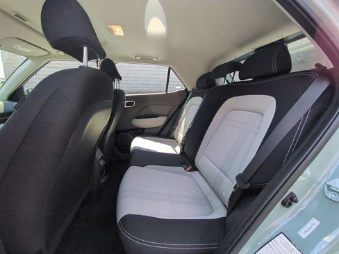 Used 2025 Hyundai Venue SEL FWD image 27