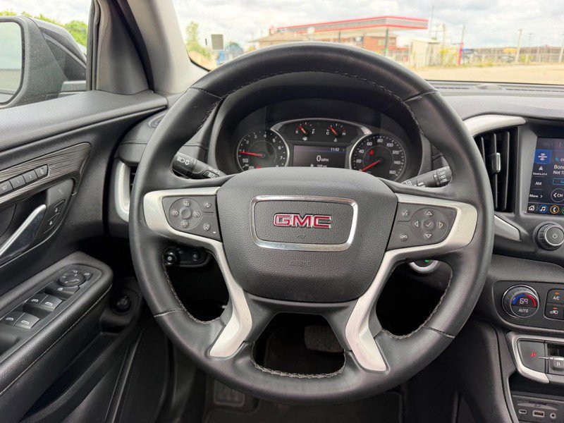 Used 2024 GMC Terrain SLT AWD/4WD image 10