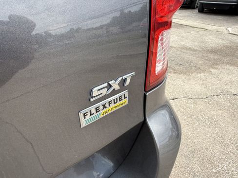 Used 2017 Dodge Grand Caravan SXT FWD image 12