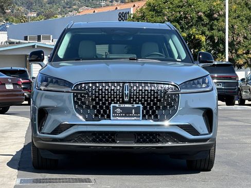 New 2025 Lincoln Aviator Reserve w/ Luxury Package image 8