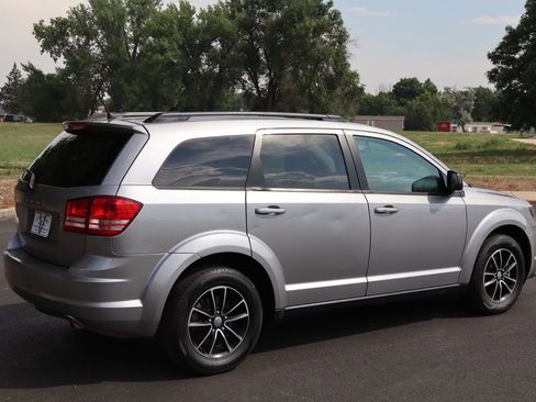 Used 2017 Dodge Journey SE w/ Flexible Seating Group image 4