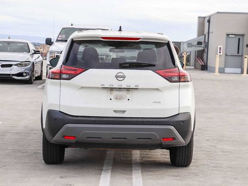 Used 2023 Nissan Rogue S AWD/4WD image 5