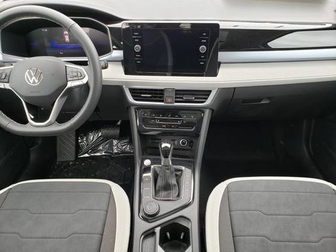 New 2026 Volkswagen Taos SE AWD/4WD image 9