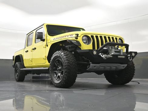 Used 2023 Jeep Gladiator Mojave w/ Cold Weather Group AWD/4WD image 29