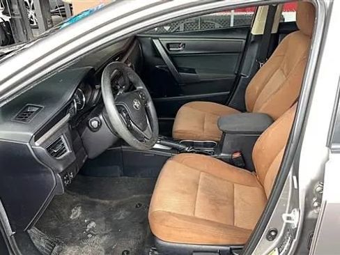 Used 2016 Toyota Corolla LE FWD image 3