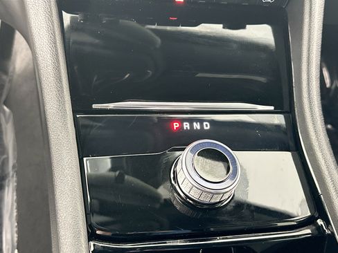 Used 2023 Jeep Grand Cherokee L Laredo image 16