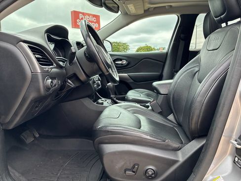 Used 2021 Jeep Cherokee Limited w/ Elite Package AWD/4WD image 23