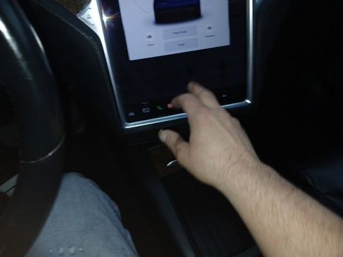 Used 2017 Tesla Model X 75D image 29