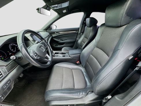 Used 2018 Honda Accord Sport image 13