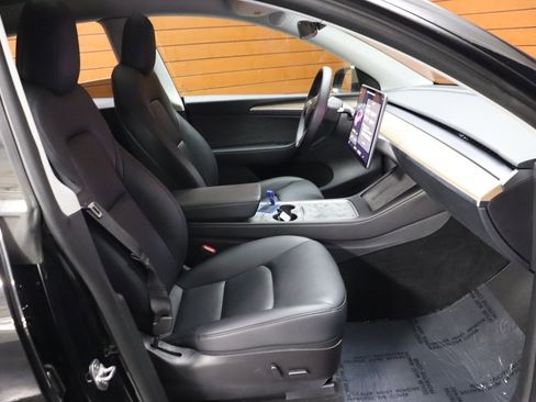 Used 2023 Tesla Model Y Long Range image 40