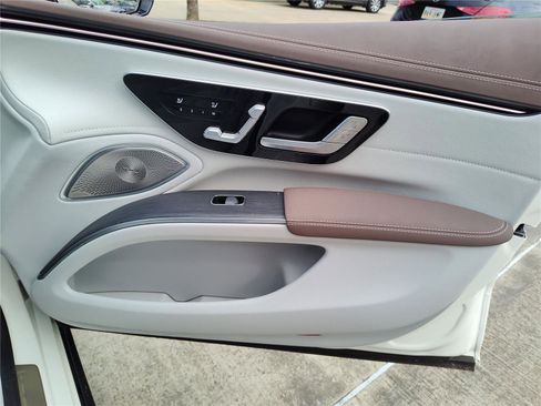 New 2022 Mercedes-Benz EQS 580 4MATIC Sedan image 21