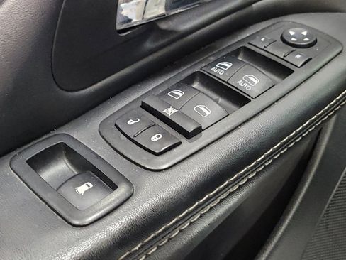 Used 2018 Dodge Grand Caravan SE FWD image 27