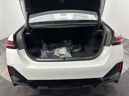 New 2026 BMW 530i xDrive w/ M Sport Package image 21