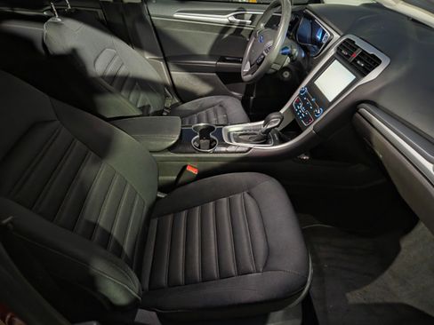 Used 2016 Ford Fusion SE image 14