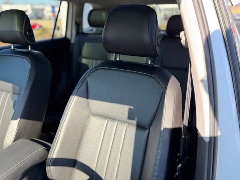 Used 2022 Volkswagen Tiguan SE image 10