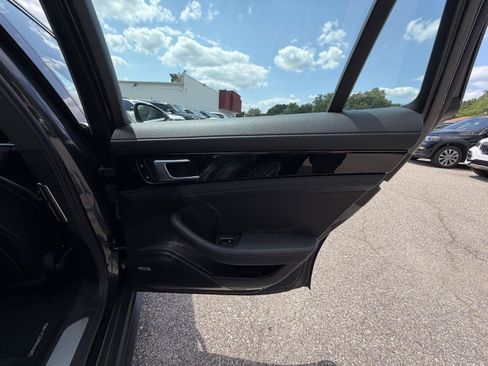 Used 2018 Porsche Panamera 4S AWD/4WD image 32