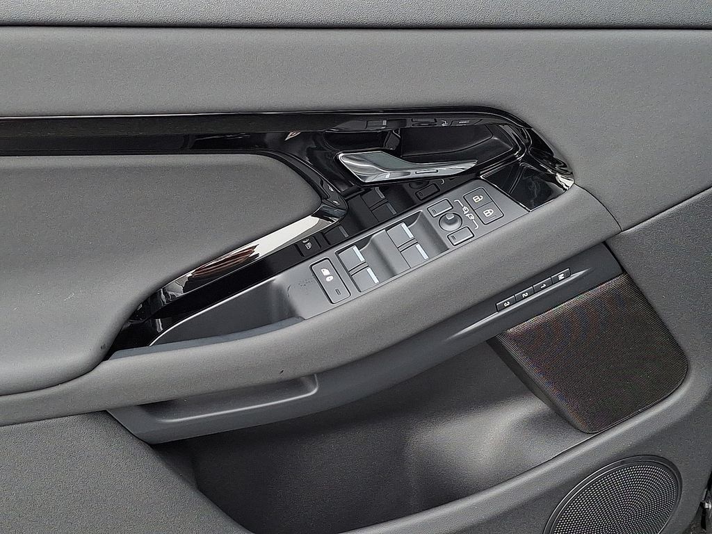 New 2026 Land Rover Range Rover Evoque Dynamic SE AWD/4WD image 8