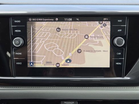 Used 2022 Volkswagen Taos SEL w/ Panoramic Sunroof Package FWD image 12