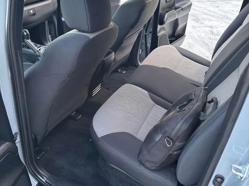 Used 2021 Toyota Tacoma TRD Sport w/ Technology Package AWD/4WD image 8