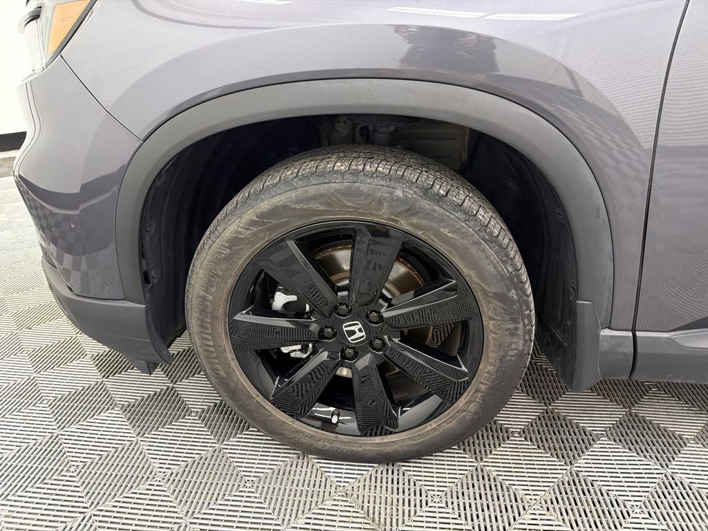 Used 2025 Honda Pilot Black Edition image 13