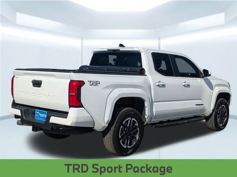 Used 2024 Toyota Tacoma TRD Sport image 6