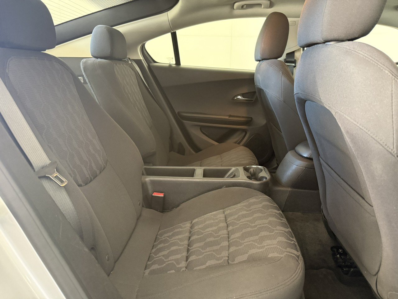 Used 2015 Chevrolet Volt FWD image 13