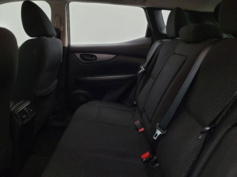 Used 2021 Nissan Rogue Sport S image 18