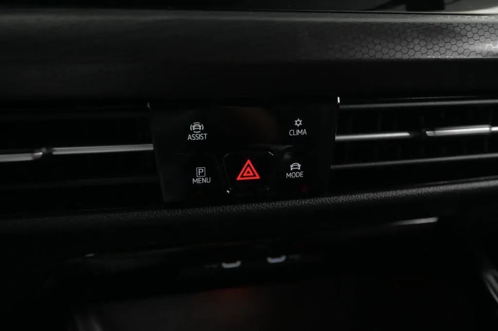 Used 2023 Volkswagen GTI 40th Anniversary Edition FWD image 31