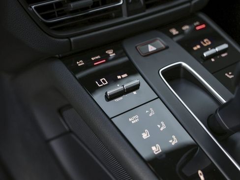 Certified 2026 Porsche Macan Turbo AWD/4WD image 26