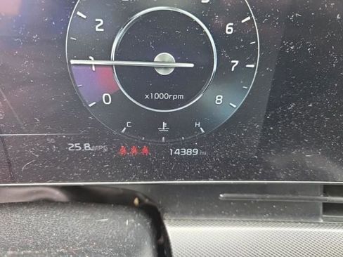 Used 2025 Kia Sportage SX image 5