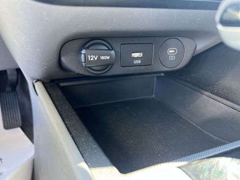 Used 2024 Hyundai Elantra SEL image 29